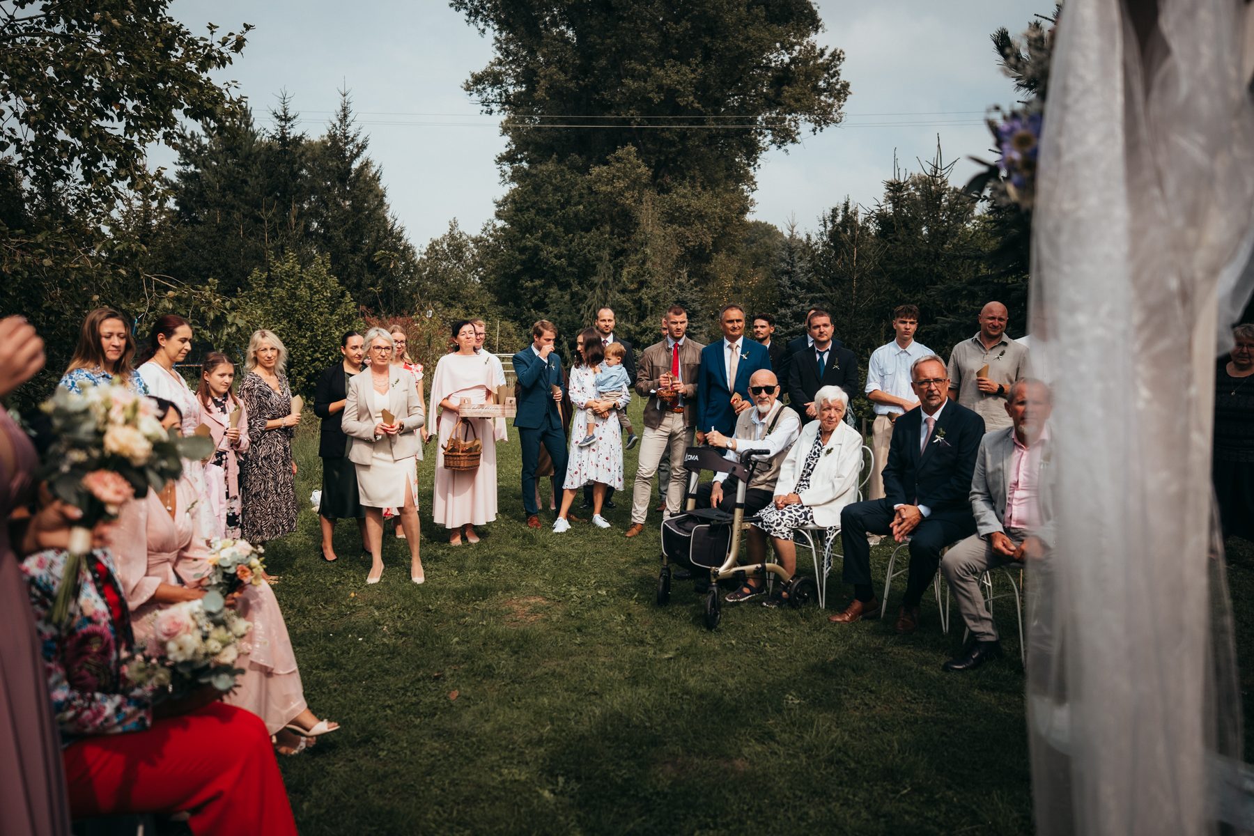 Skupinové foto hostů